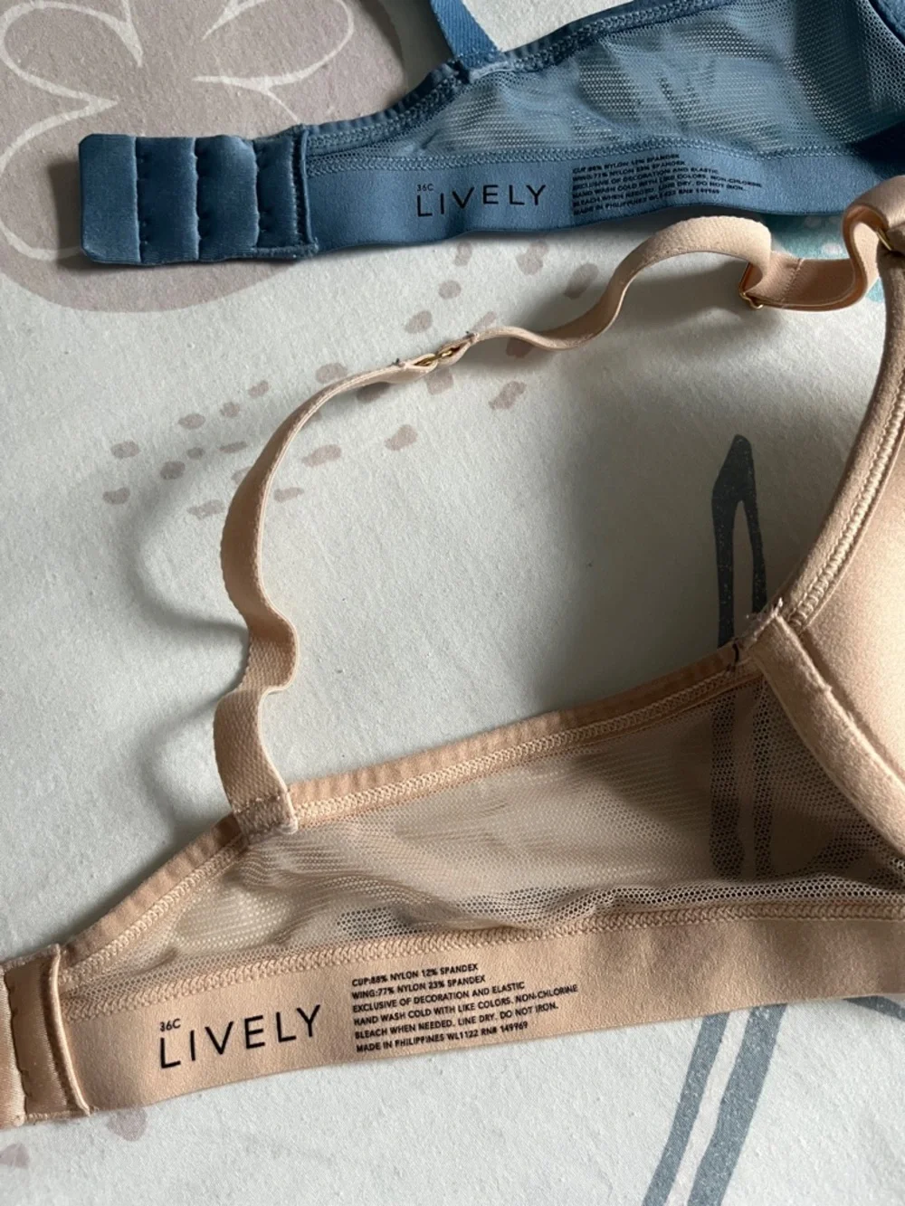 Lively Lace Underwire Bra — Blue and Nude - Picture 2 of 4